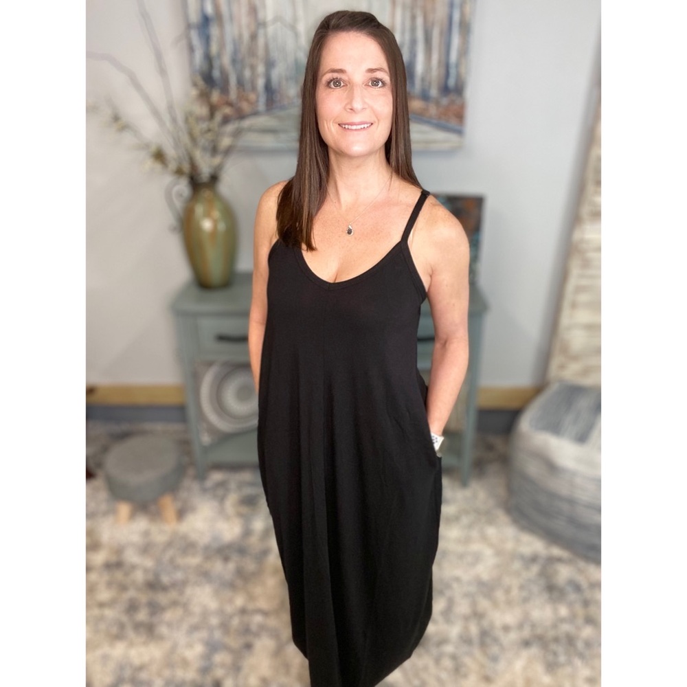 ❤️‍🔥RESTOCKED V-Neck Pocket Spaghetti Maxi Dress Black 1022 - Picture 8 of 12